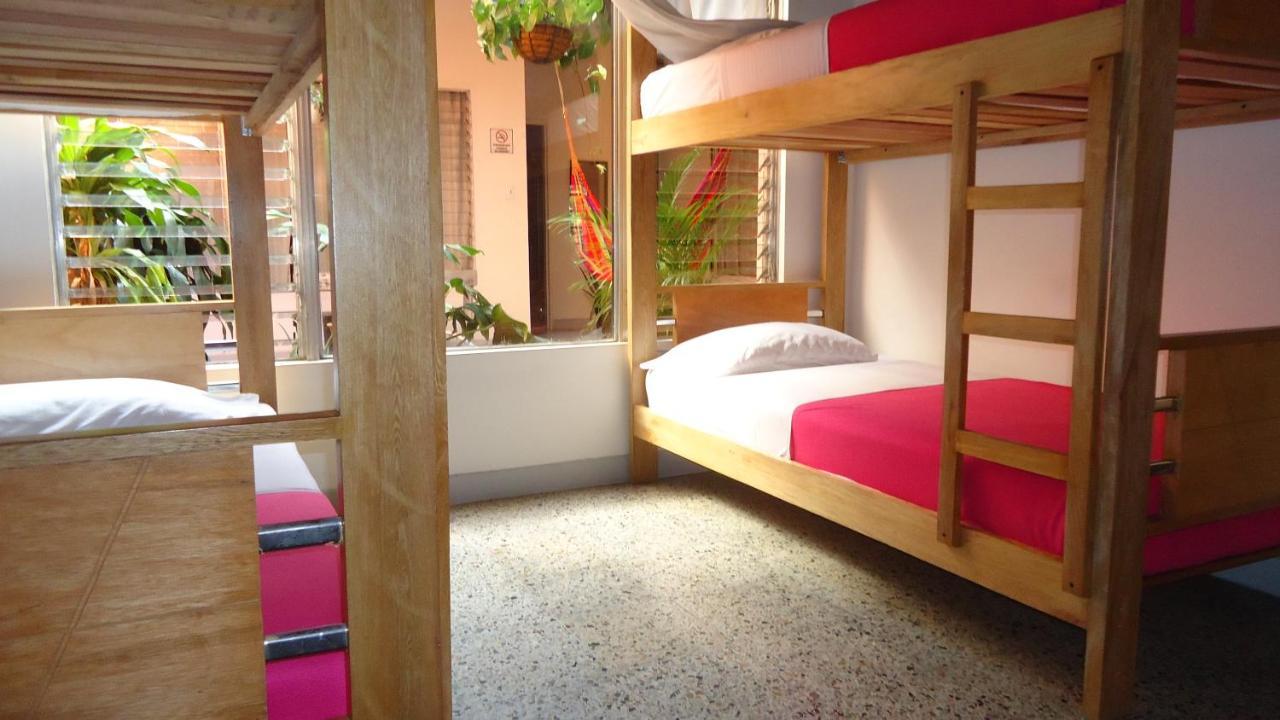 Iris Hostel Medellín Zewnętrze zdjęcie