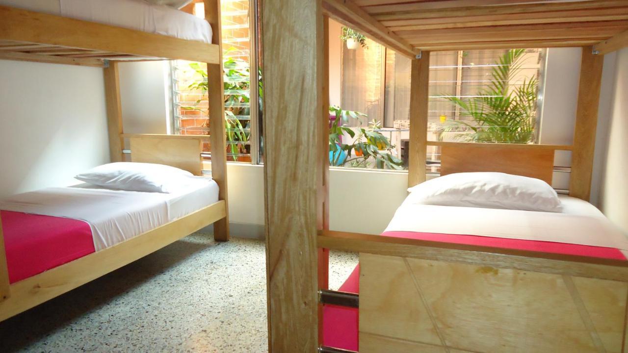 Iris Hostel Medellín Zewnętrze zdjęcie